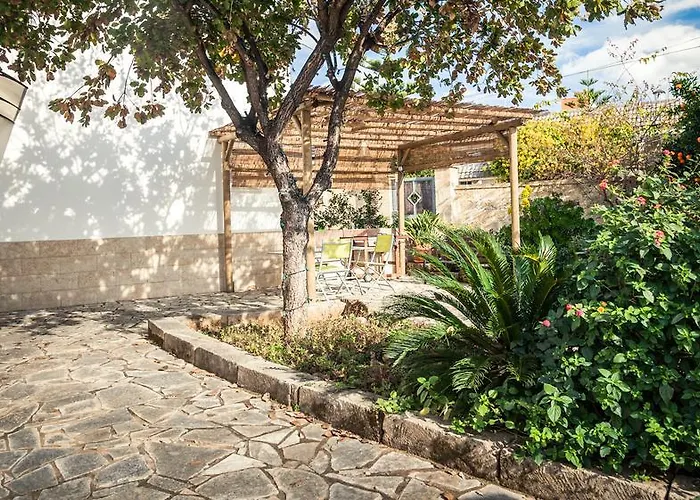 La Garolla Bed & Breakfast